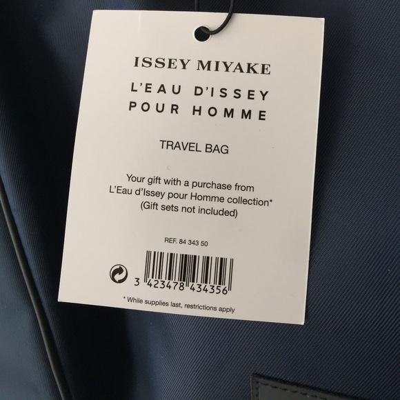 Large Issey Miyake Navy Blue Travel Bag NWT - Picture 8 of 8